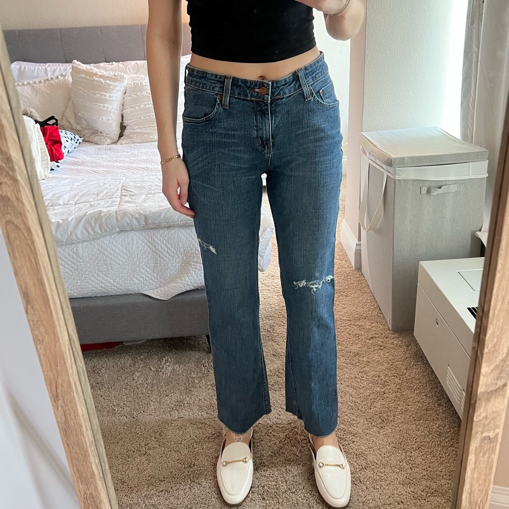 Levi’s Signature Medium Wash Distressed Jean